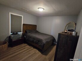 90 Bond St in Hartford, CT - Building Photo