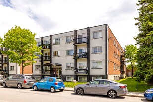 6010 Renoir Rue in Montréal, QC - Building Photo