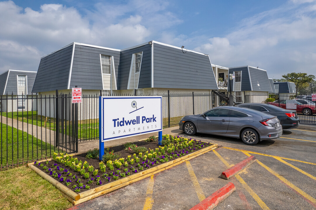 Tidwell Park in Houston, TX - Building Photo