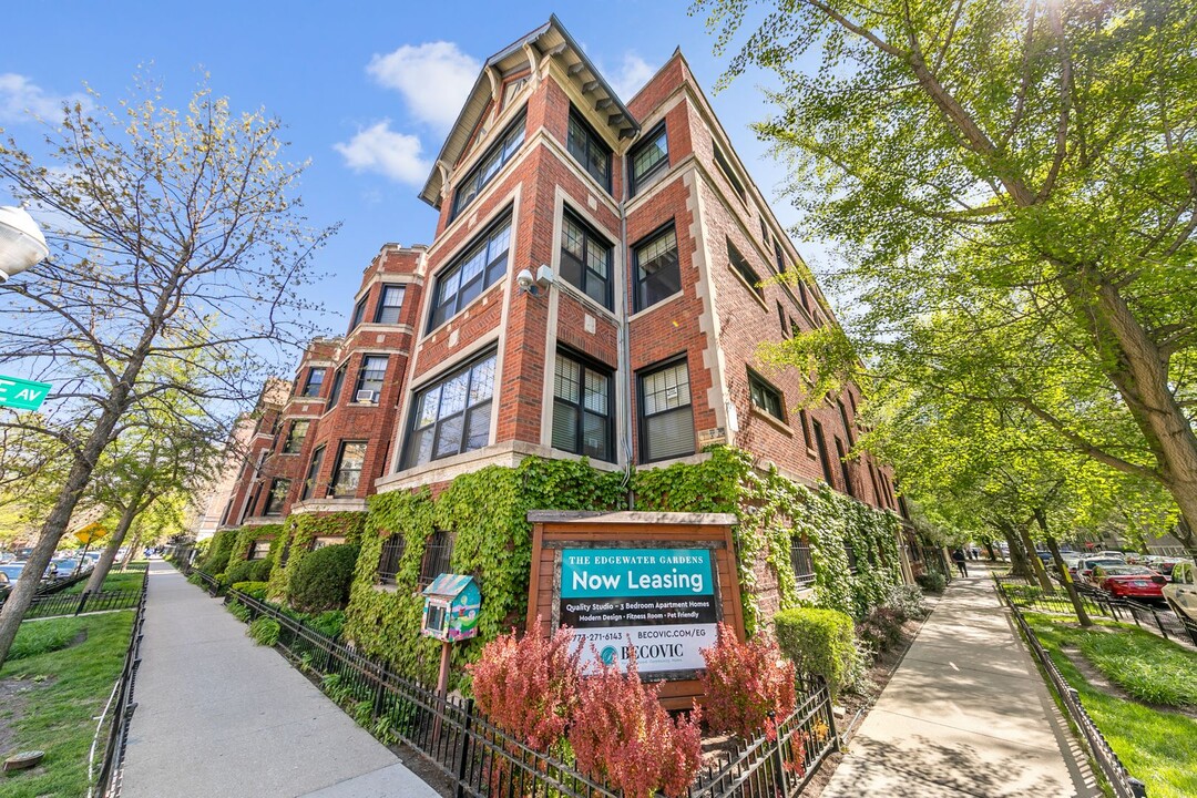 1066 W Glenlake Ave in Chicago, IL - Foto de edificio