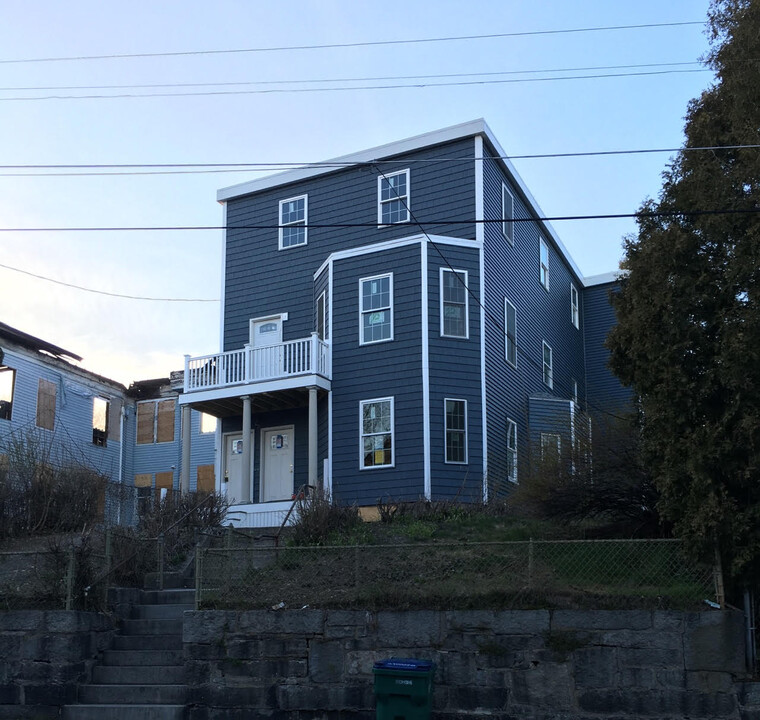 67 Varney St in Lowell, MA - Foto de edificio