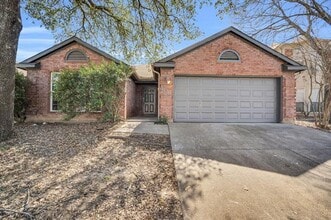 408 Wolfe St in Cedar Hill, TX - Building Photo - Building Photo