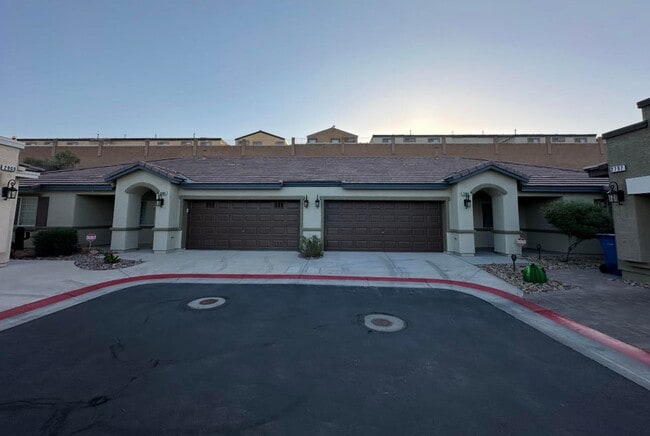 2805 Beacon Rock Dr in Laughlin, NV - Building Photo - Building Photo