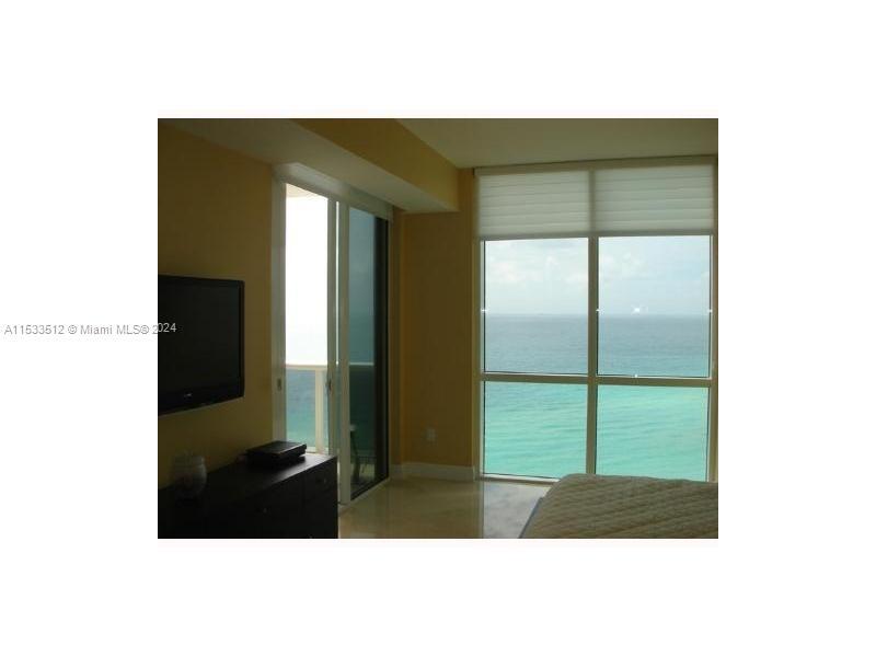 18101 COLLINS in Sunny Isles Beach, FL - Building Photo