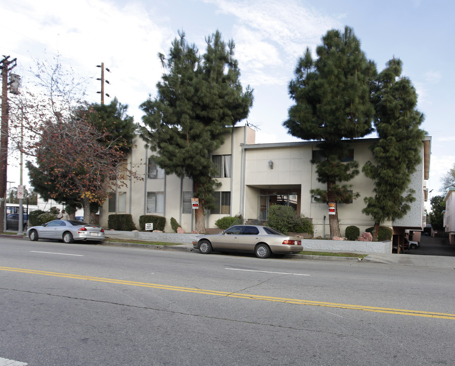 Park Plaza in North Hollywood, CA - Building Photo