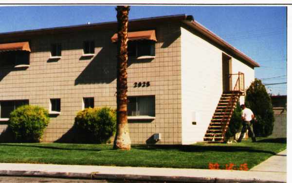 2925 Elm Ave in Las Vegas, NV - Building Photo - Building Photo