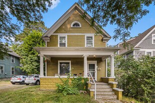 405 N Ashley St in Ann Arbor, MI - Building Photo