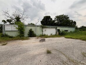 610 New York St in Navasota, TX - Foto de edificio - Building Photo