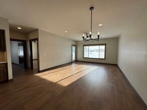 628 Tree Farm Ln in Detroit Lakes, MN - Foto de edificio - Building Photo