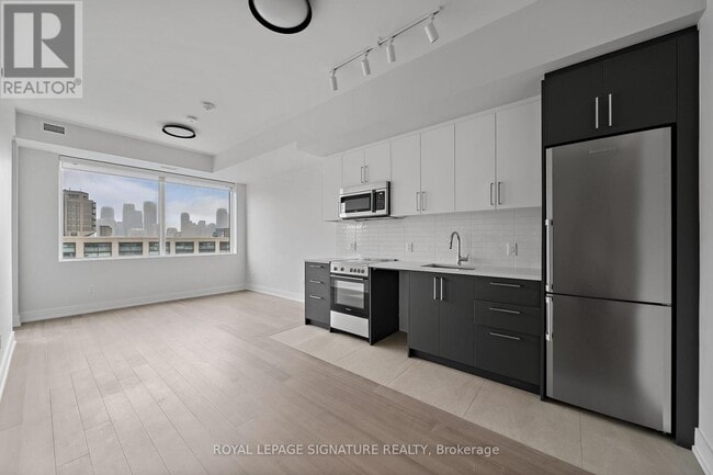 property at 664-664 Spadina Ave.