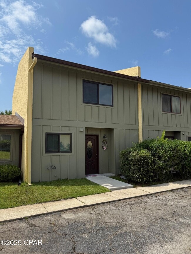 property at 1025 W 19th St