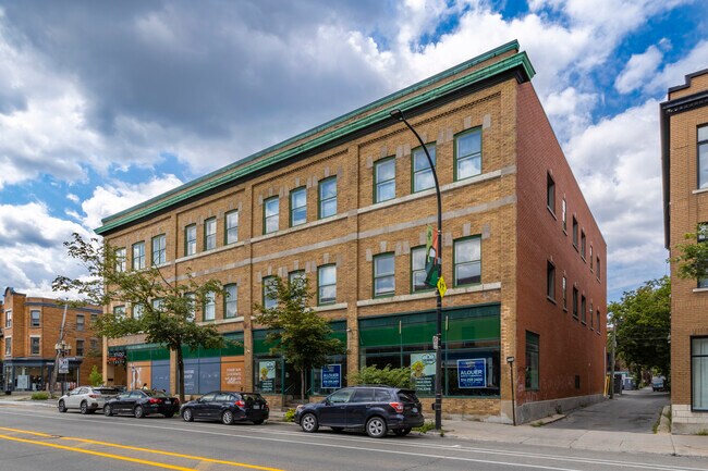 233-237 Laurier Av O in Montréal, QC - Building Photo - Building Photo