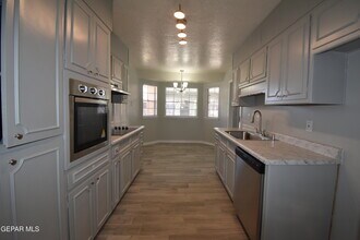 1624 Vista Real Dr in El Paso, TX - Building Photo - Building Photo