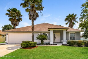 576 Thornberry Rd in Orange Park, FL - Building Photo