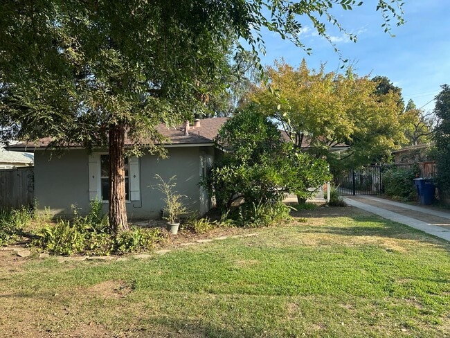 117 E Simpson Ave in Fresno, CA - Building Photo - Building Photo