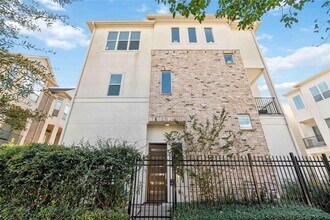 2004 Rosedale St in Houston, TX - Building Photo - Building Photo