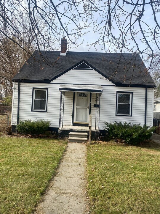 7249 Chatham in Detroit, MI - Building Photo