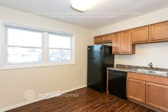 825 W Manor Ct in Glenwood, IL - Building Photo - Building Photo