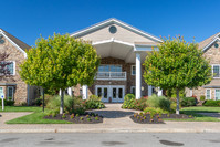 Fairfield Broadway Knolls At Holbrook in Holbrook, NY - Foto de edificio - Building Photo