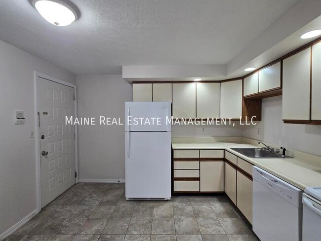 20 Tall Pines Dr in Lewiston, ME - Building Photo - Building Photo
