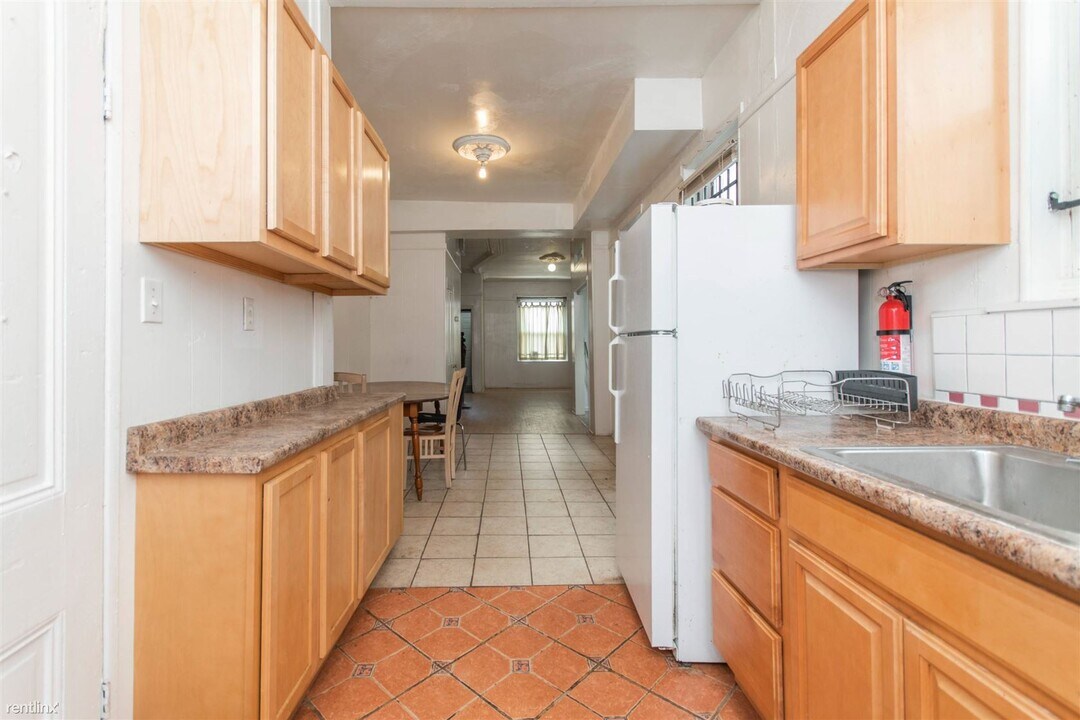 1713 Edgley St Photo