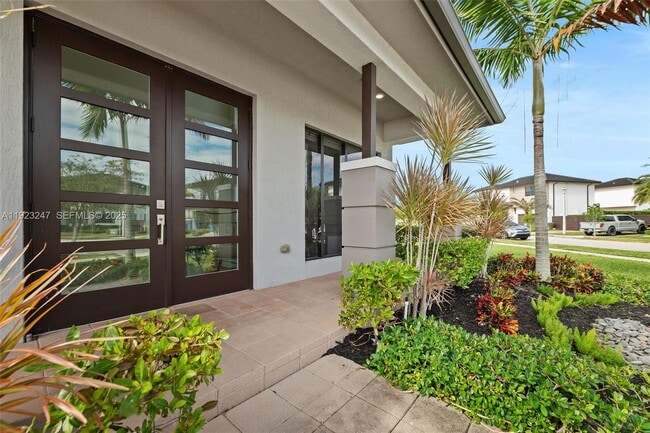 16060 NW 89th Ct in Miami Lakes, FL - Building Photo - Building Photo