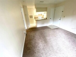 10105 N Alafaya Trail in Orlando, FL - Building Photo - Building Photo