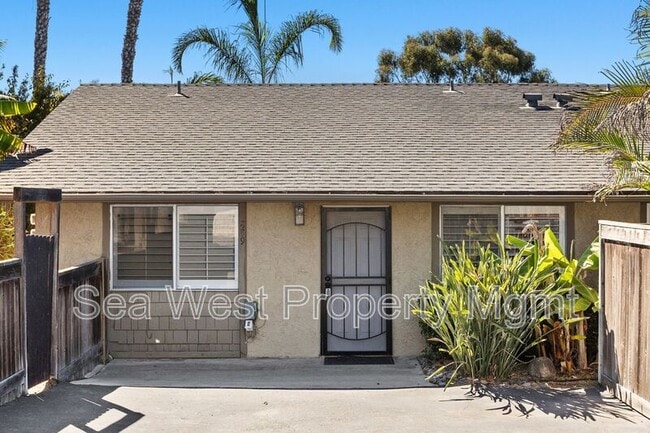 889 Bracero Rd in Encinitas, CA - Building Photo - Building Photo