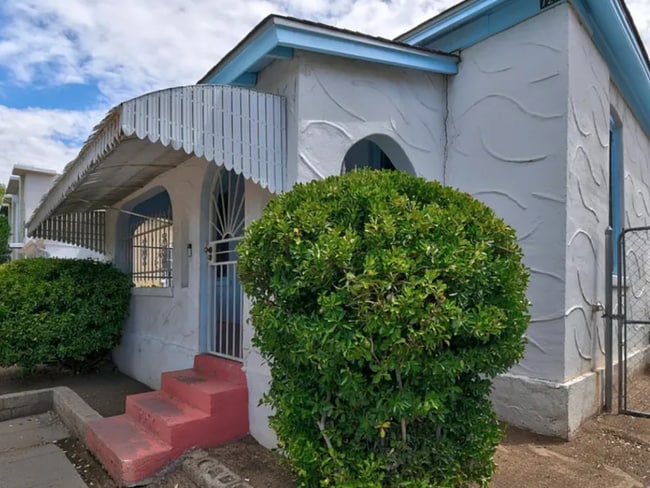 property at 722 Broadway Blvd SE