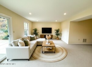 17 Apple Dr in Spring Lake, NJ - Building Photo - Building Photo