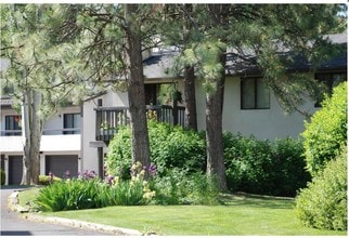 Rockcliffe Apartments in Spokane, WA - Building Photo - Building Photo