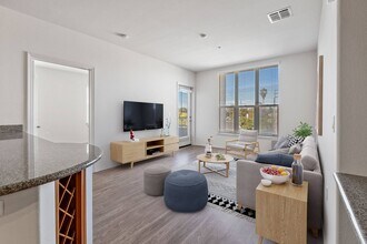 Windsor Lofts at Universal City in Studio City, CA - Building Photo - Building Photo