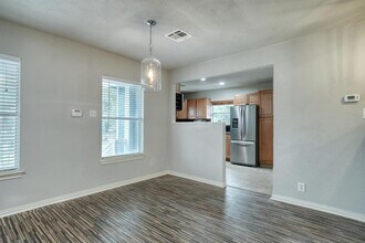 1124 Brookswood Ave in Austin, TX - Building Photo - Building Photo