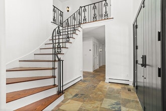 11 Partrick Ln in Westport, CT - Building Photo - Building Photo