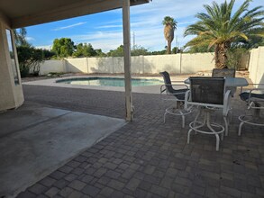 8228 W Palmaire Ave in Glendale, AZ - Foto de edificio - Building Photo