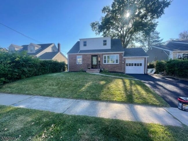 752 Layton Dr in Union, NJ - Building Photo - Building Photo