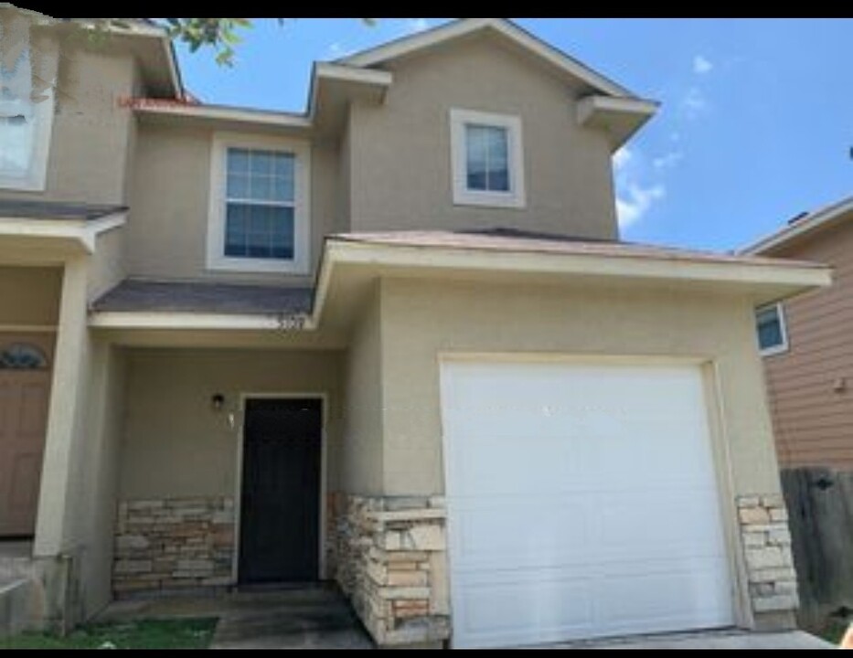 5108 Flipper Dr in San Antonio, TX - Foto de edificio