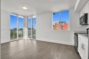 1620 NW 18th St in Miami, FL - Building Photo