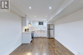 2284 Whitewood Cres in Innisfil, ON - Building Photo - Building Photo