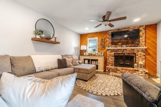 1741 McComb Ave in Porterville, CA - Foto de edificio - Building Photo