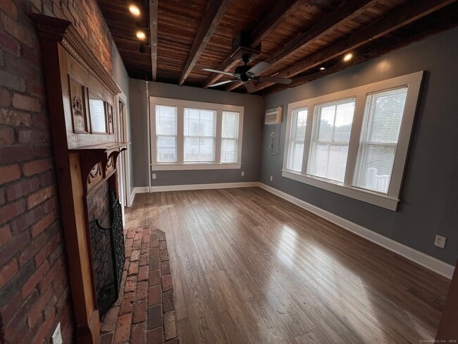 5 Race St in Stonington, CT - Building Photo - Building Photo