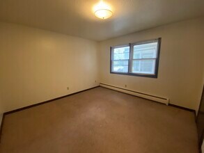 429 N Gilbert St in Iowa City, IA - Building Photo - Building Photo