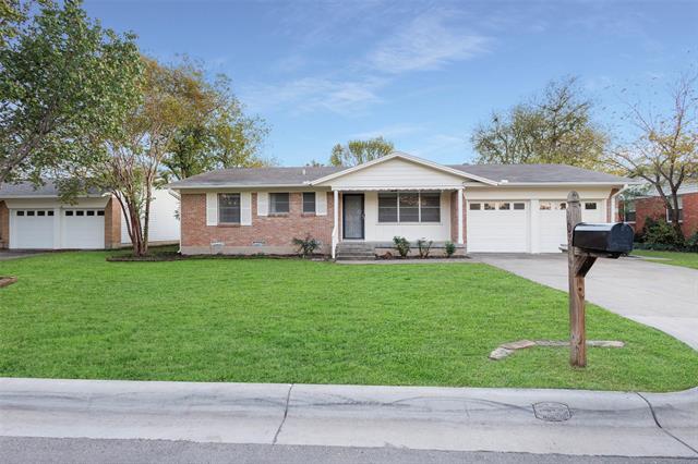 property at 908 Kings Row