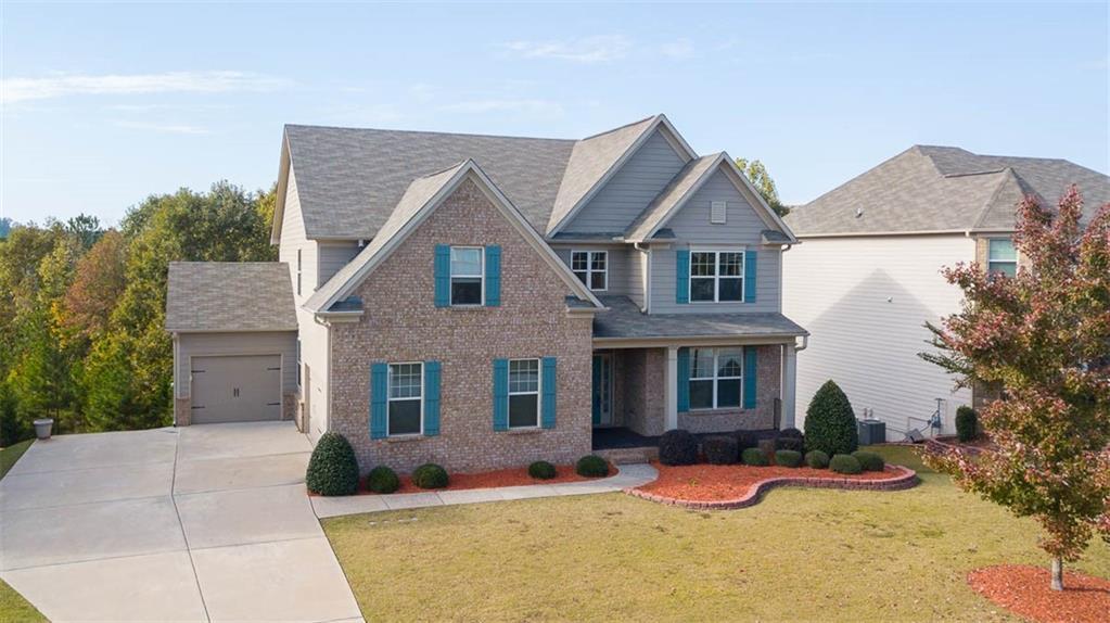 325 Cranbrooke Cir in Suwanee, GA - Building Photo