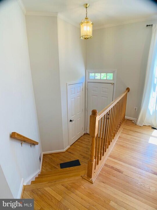 10496 Courtney Dr in Fairfax, VA - Building Photo