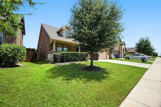 2429 Opaline Dr in Aubrey, TX - Building Photo - Building Photo