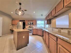 1418 Indian Autumn Trce in Houston, TX - Building Photo - Building Photo
