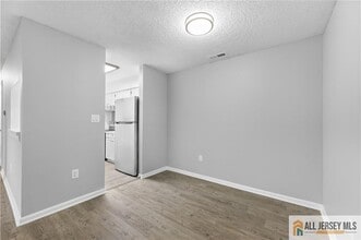 2415 Ravens Crest Dr in Plainsboro, NJ - Building Photo - Building Photo