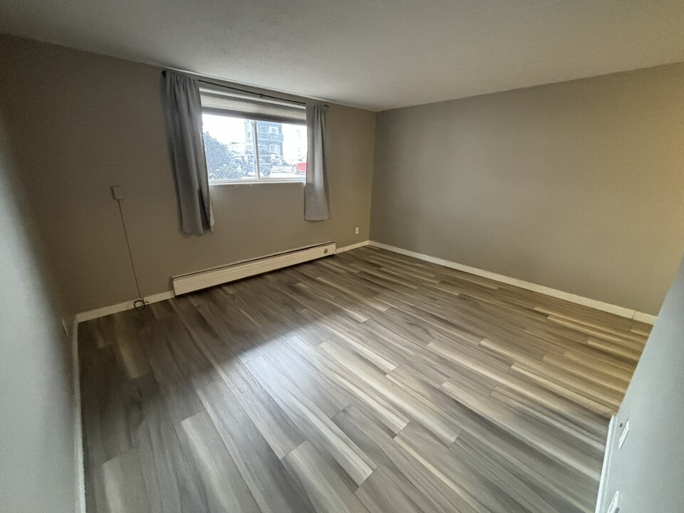 99 Westwood Dr in Kitchener, ON - Building Photo