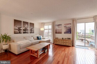 2303 Massanutten Dr in Silver Spring, MD - Building Photo - Building Photo